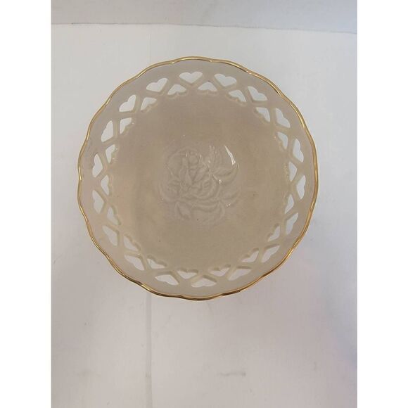 Lenox Eternal Heart Collection Hand Decorated With 24K Gold Scalloped Trim Bowl - Picture 4 of 5